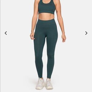 Outdoor Voices TechSweat Leggings in Evergreen